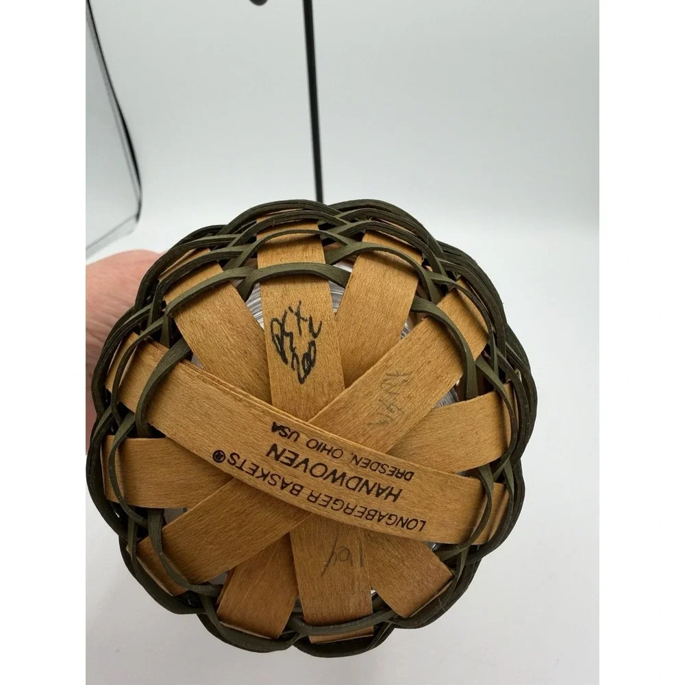 🎅🧺 Longaberger 2006 Santa's Helper Hanging Basket w/Leather Handle & Protector